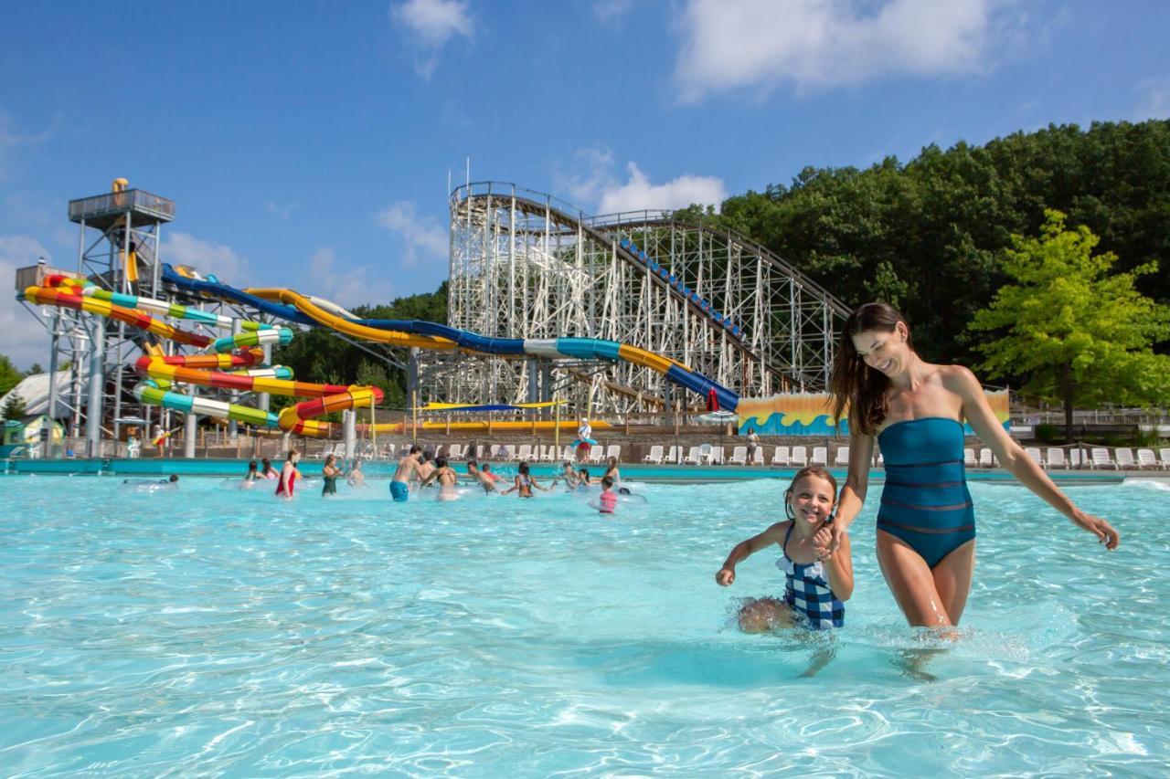 Six Flags Great Escape Lodge & Indoor Waterpark Queensbury Exterior photo