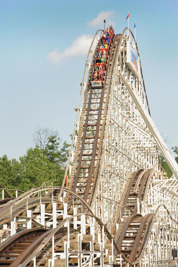 Six Flags Great Escape Lodge & Indoor Waterpark Queensbury Exterior photo